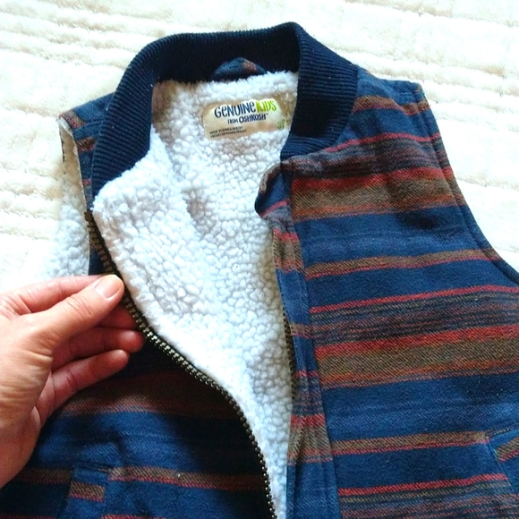 3T: OshKosh Lined Vest - Picture 3 of 6